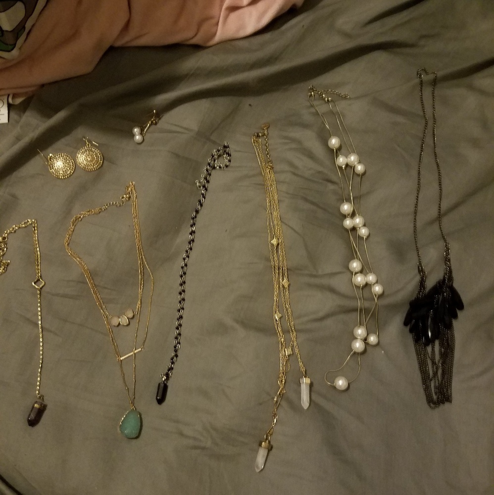 Bundle of 6 necklaces and 2 earrings